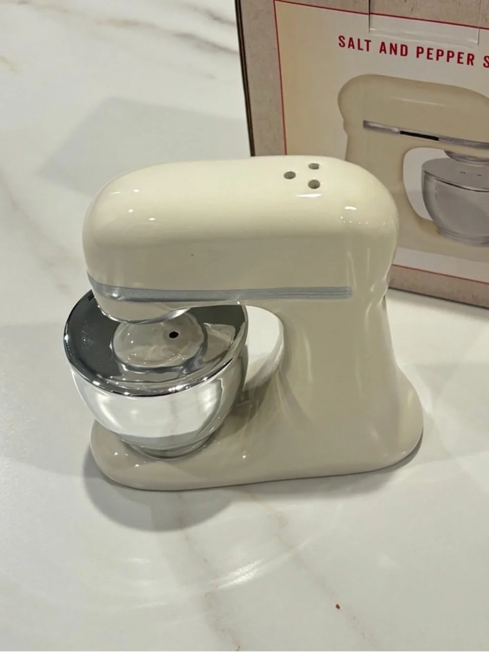Cracker Barrel Salt & Pepper Shakers UNUSED Red Stand Mixer & Bowl 2pc Decor